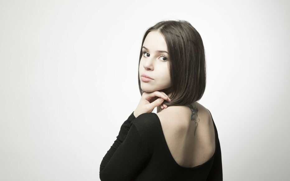 Marina Kaye reprend la chanson « Pas toi » de Jean-Jacques Goldman (vidéo)