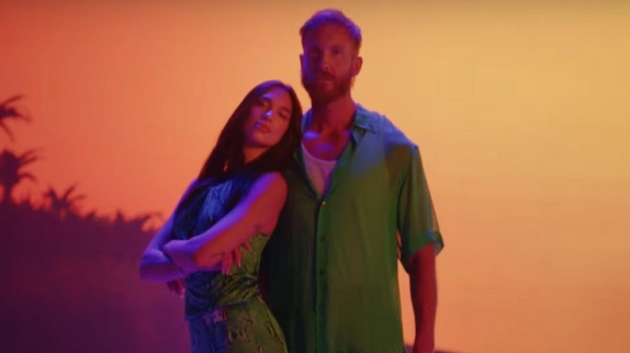 Dua Lipa et Calvin Harris allient leurs forces sur « Potion »