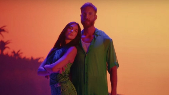 Dua Lipa et Calvin Harris allient leurs forces sur « Potion »