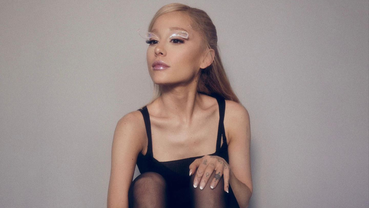 Ariana Grande met sa carrière en pause : son entourage rassure sur son état de santé