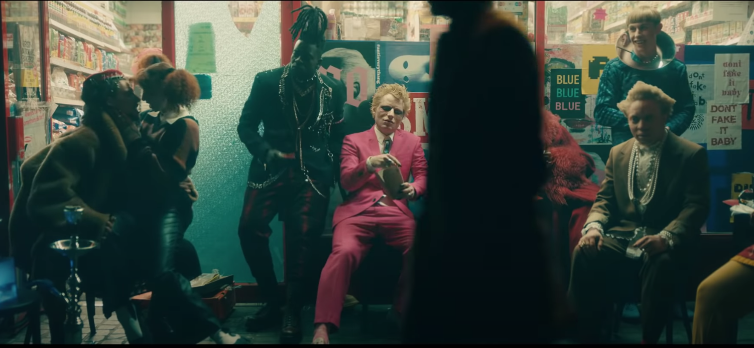 Ed Sheeran mi-vampire, mi-joker dans son nouveau clip