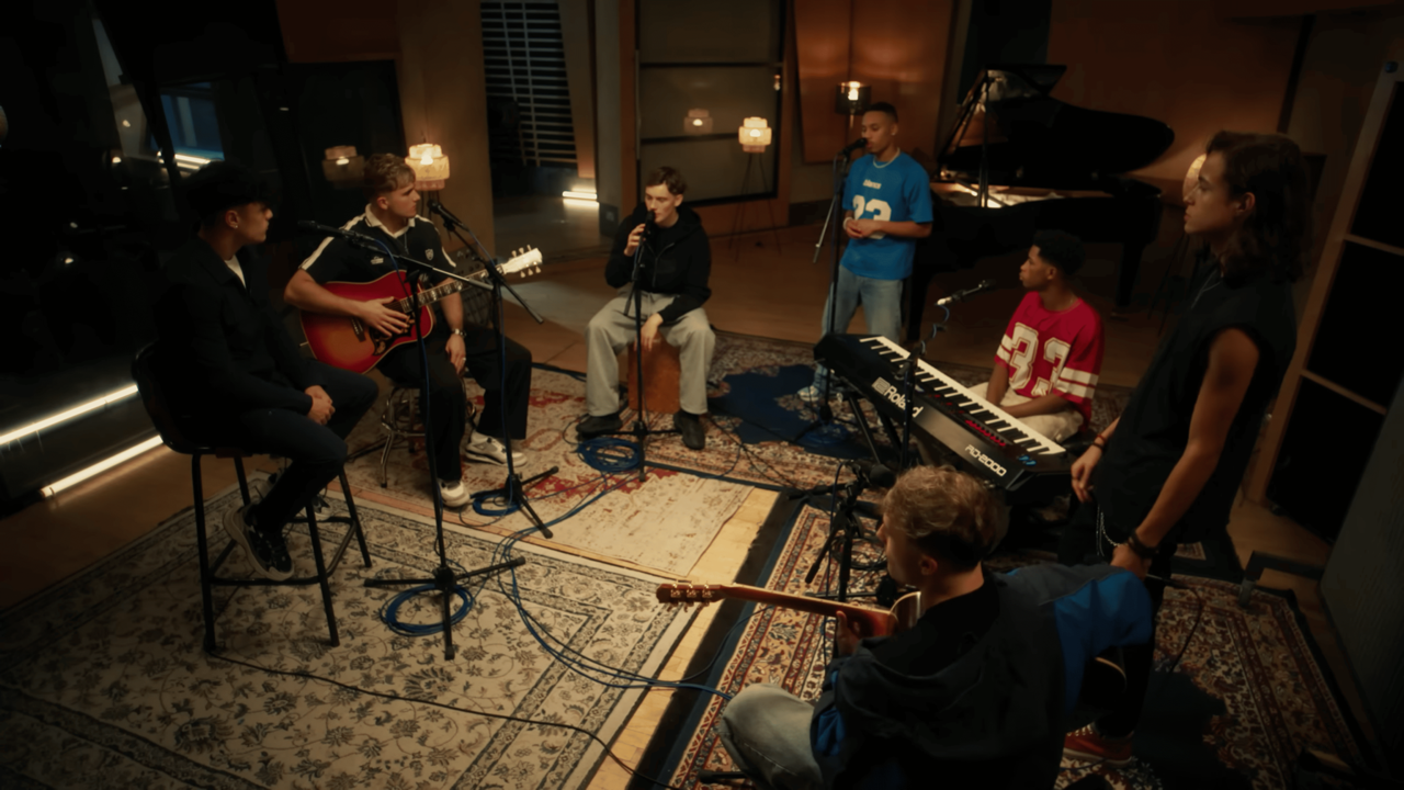 December 10 : Simon Cowell lance son nouveau boys band événement avec Netflix