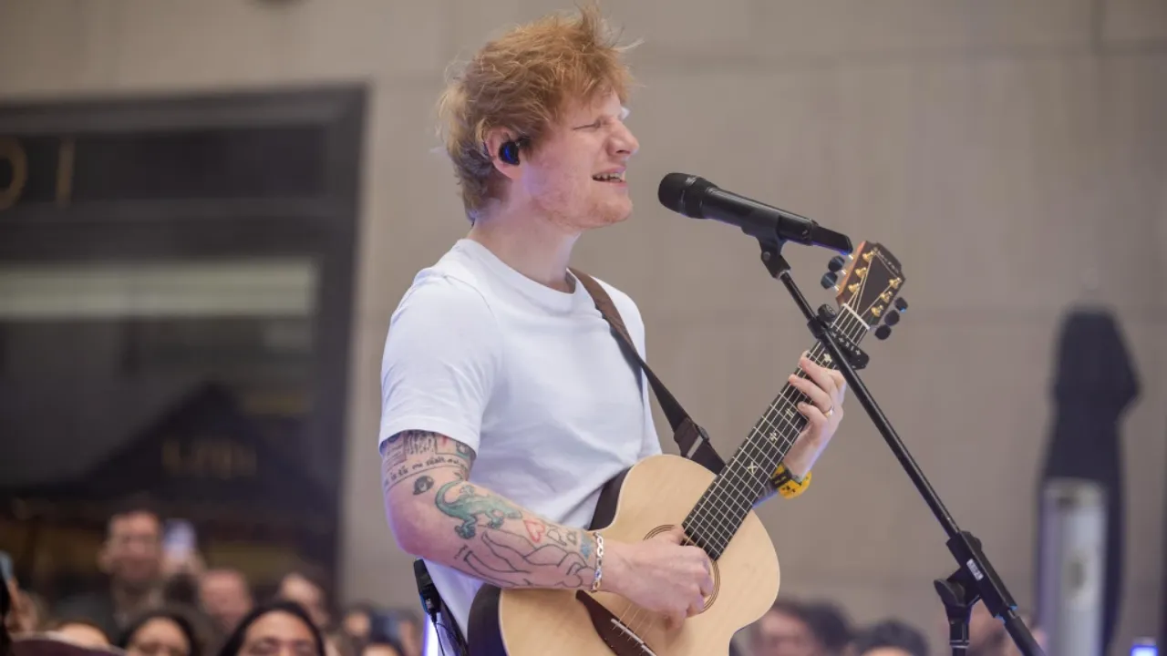 Ed Sheeran invite un fan à le rejoindre sur scène