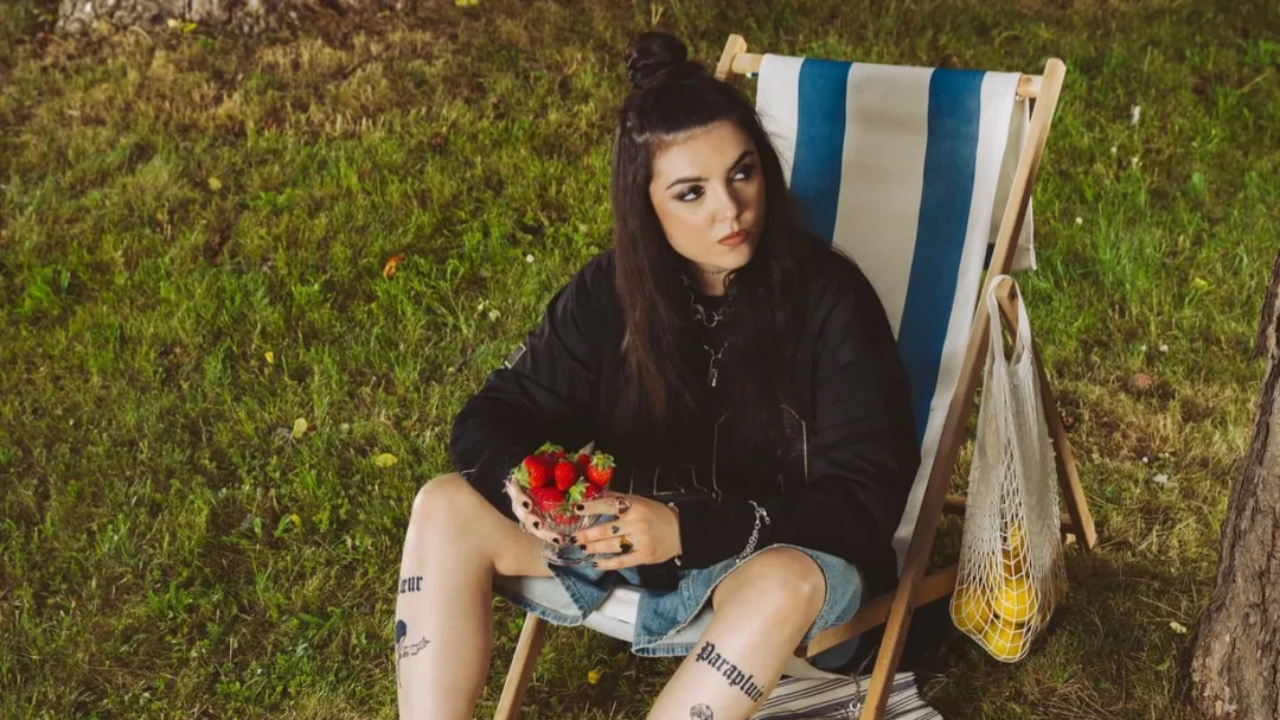 Hoshi : Gia Martinelli répond aux accusations de l’artiste et dénonce une campagne 