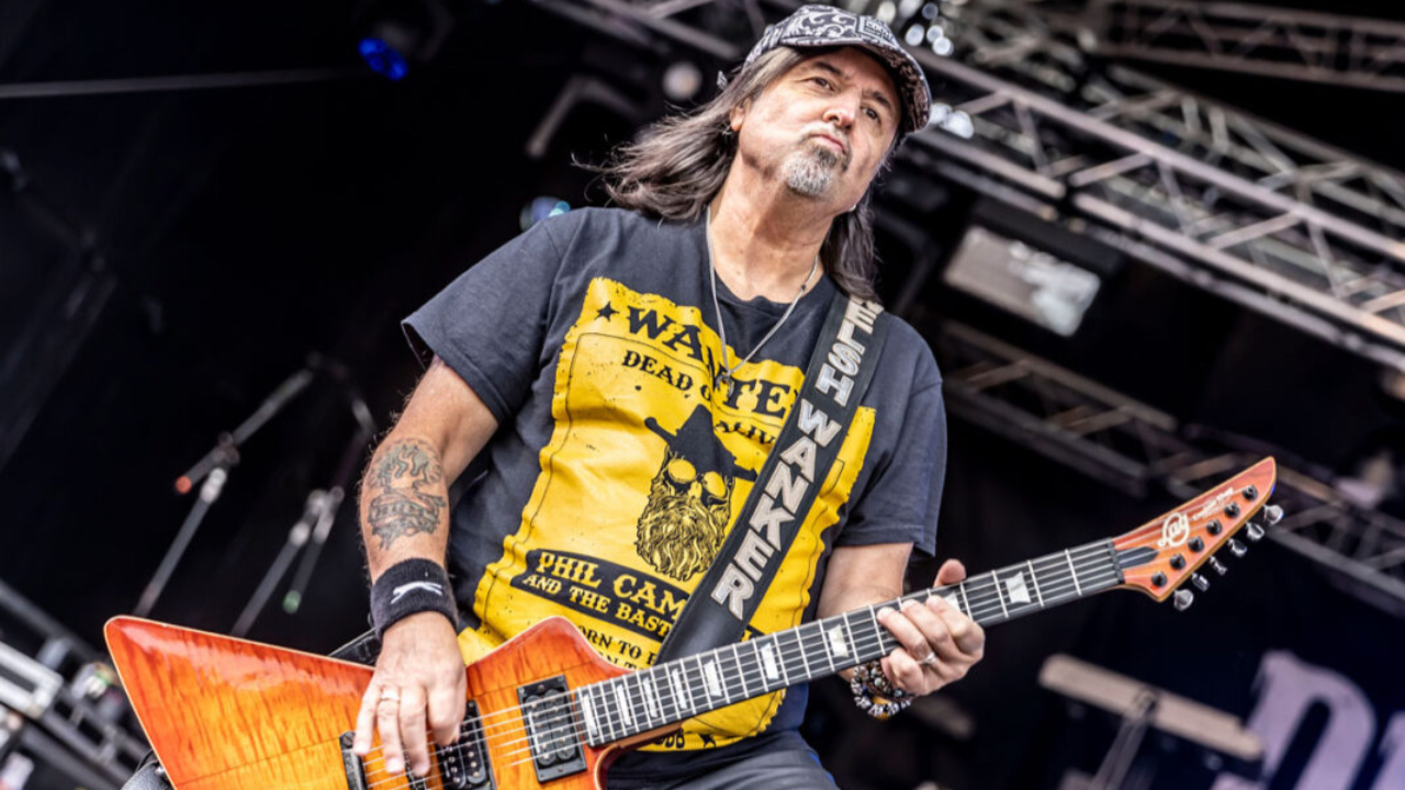 Le guitariste de Motörhead Phil Campbell s’éteint à 64 ans