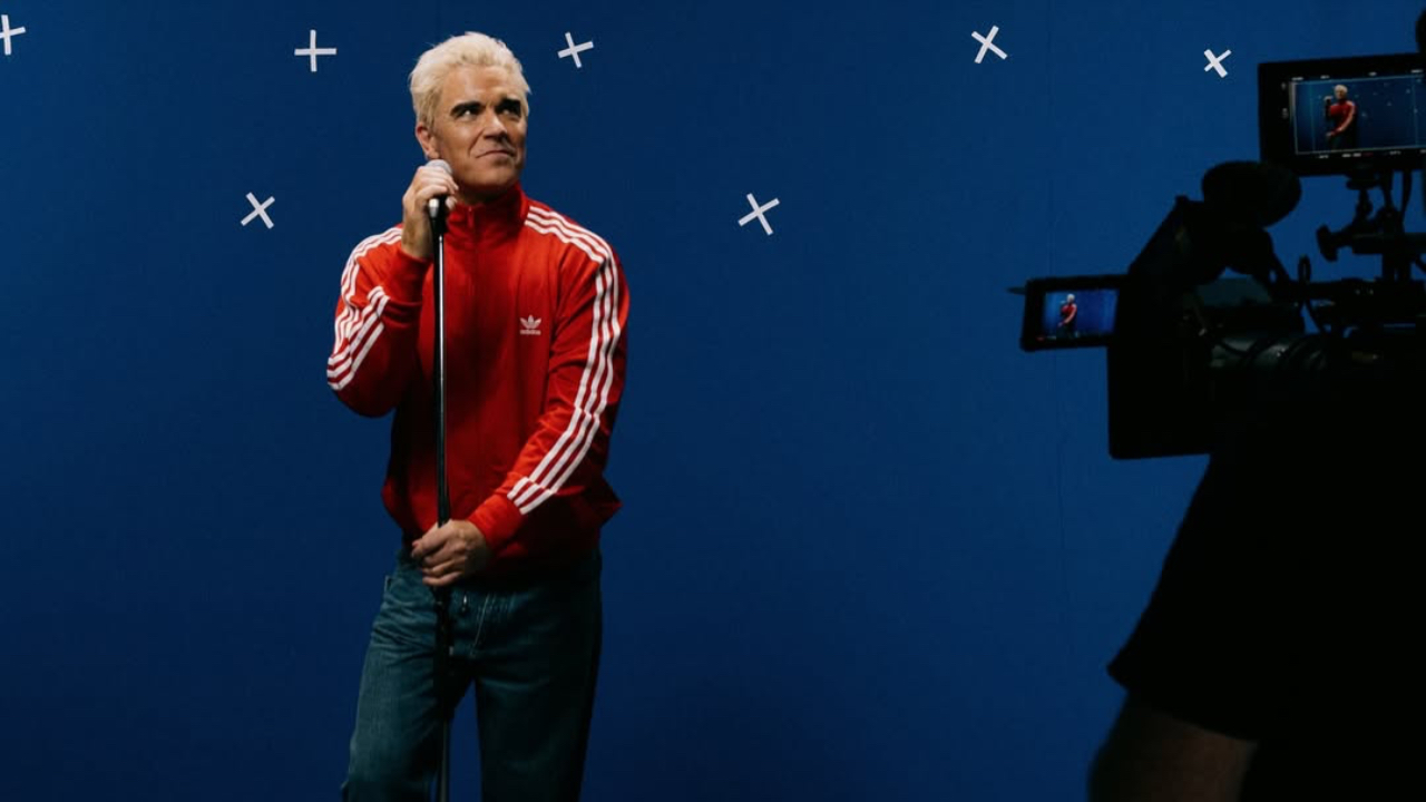 Robbie Williams vise un sommet inédit au Royaume-Uni et menace le record des Beatles