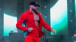 Booba remet le feu sur les réseaux et vise Gims et Vitaa