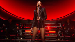 Dua Lipa livre une énorme prestation aux BRIT Awards