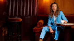 Julien Doré et Coeur de Pirate : un duo émouvant enflamme l’Accor Arena