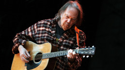 Neil Young annule sa tournée 2026 : 