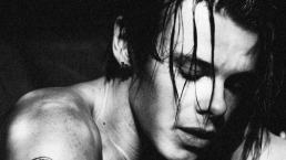 Yungblud prolonge l’ère Idols avec 