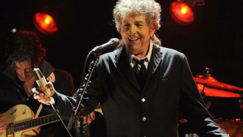 Bob Dylan honoré par le Berklee College of Music : un hommage à une légende vivante