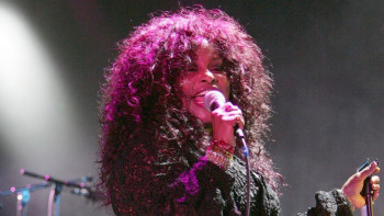 Chaka Khan signe un retour événement avec Chakzilla : Sia, Lenny Kravitz et Snoop Dogg réunis sur un même album