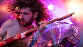 Fontaines D.C. annonce « Dopamine Chamber », un nouvel album plus sombre et synthétique