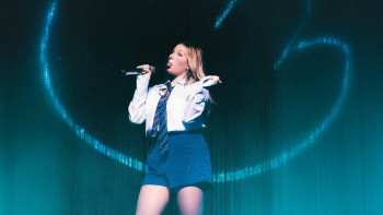 Héléna mobilisée contre les violences faites aux femmes : son tube 