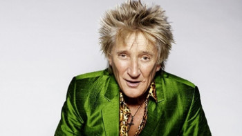 Rod Stewart contraint de lever le pied après une opération cardiaque