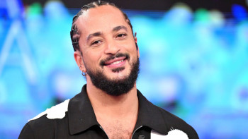 Slimane signe un retour bouleversant avec 